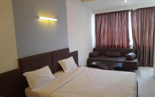 Hotel Dolphin Club by WB Inn