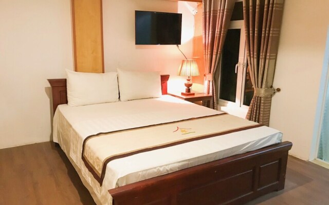 Vinh Gia Airport Lake View Hostel