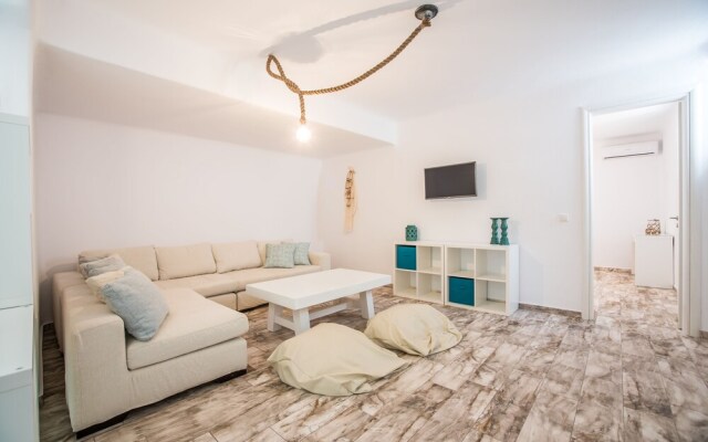 Hip Family Pool Villa A Walk From The Beach By Villarentalsgr