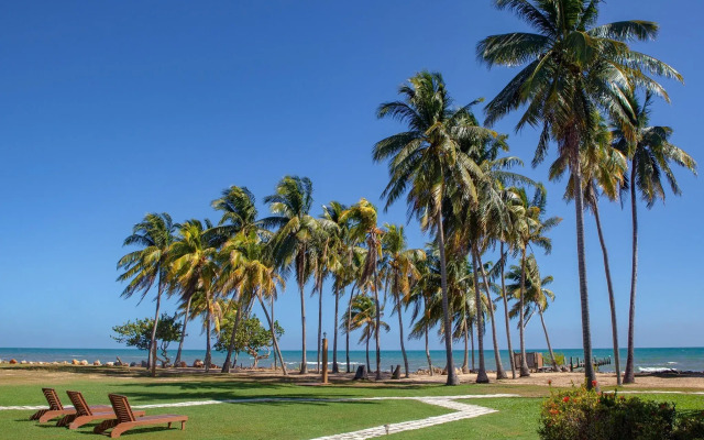 Pelican Beach Resort