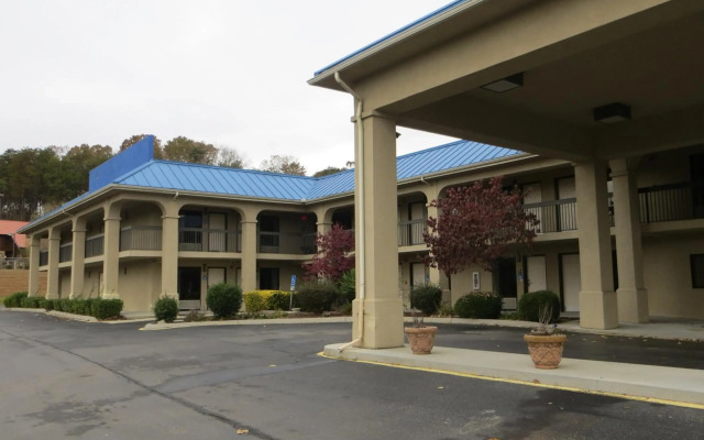 Travelodge by Wyndham Knoxville East