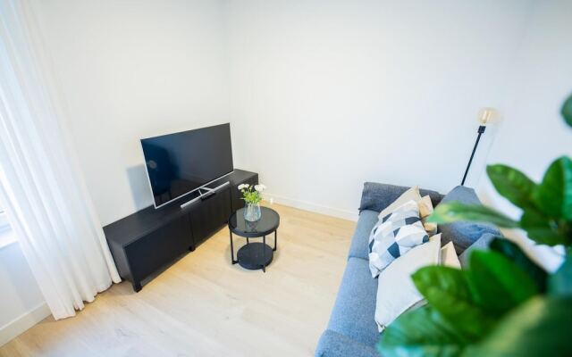 Blithe 4 Bedroom Apartment 105m2 -ss177b-