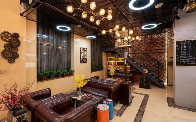 JAMES JOYCE Coffetel (Yinxu Scenic Spot Store, Wenfeng Avenue, Anyang Railway Station)