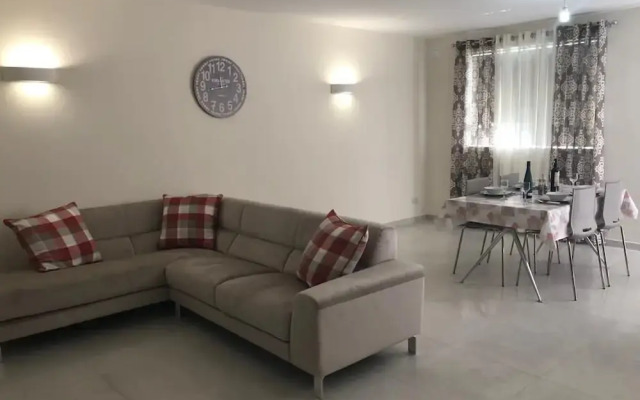 Sea View 2 Bed Apartment Close To Beach Hpi7738