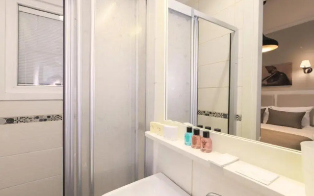 The Little House Hostel