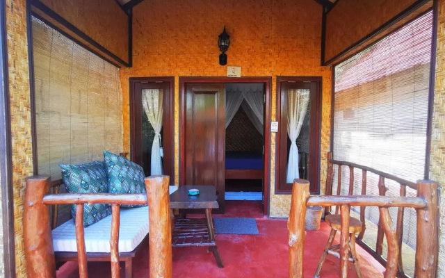 Kampung Meno Bungalows – Guest Rooms – Gili Meno