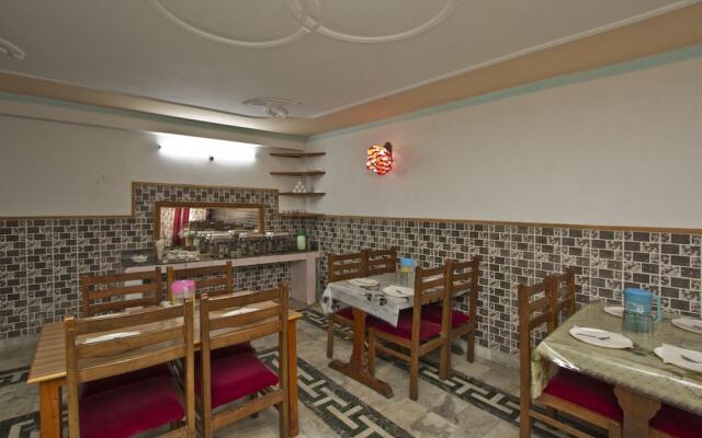 OYO 8643 Hotel Shambhala