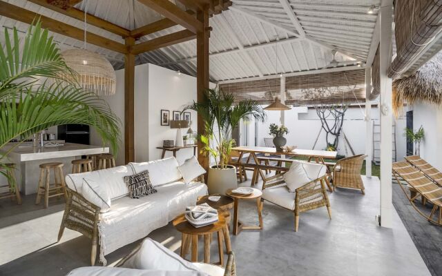 A Casa Di Renucci by Alfred in Bali