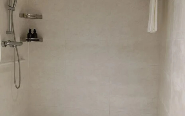 Happy Lane Hotel