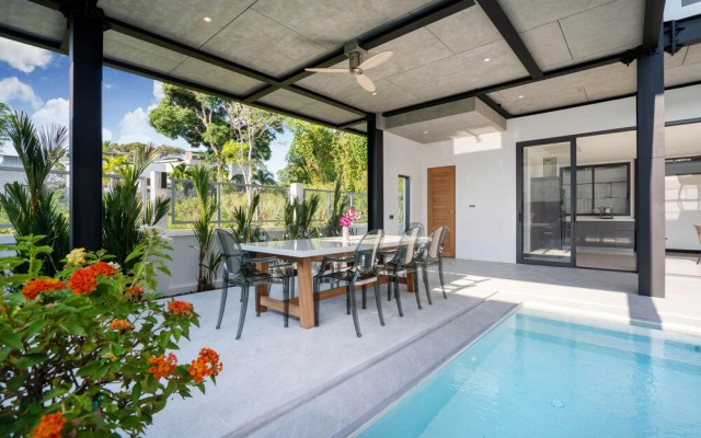 Trendy Modern Pool Villa Sunset Garden 4