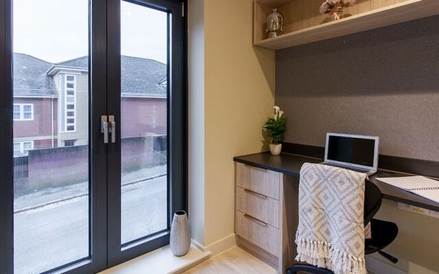 Modern Studios - READING