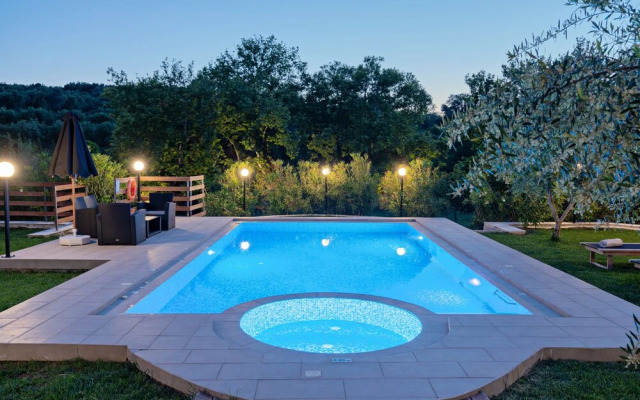 Nostos Villa - 50 m2 pool 2 km from the Beach