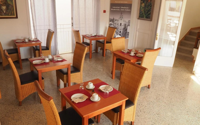 Hotel Montserrat
