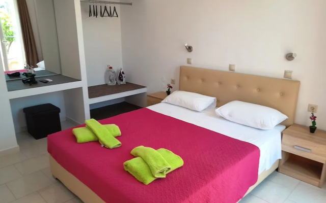 Villa Maroula