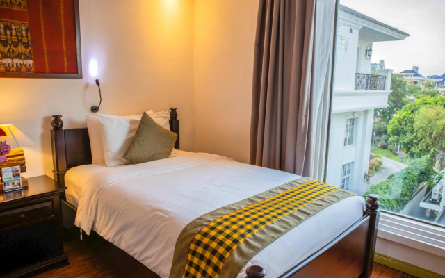 La Rose Suites