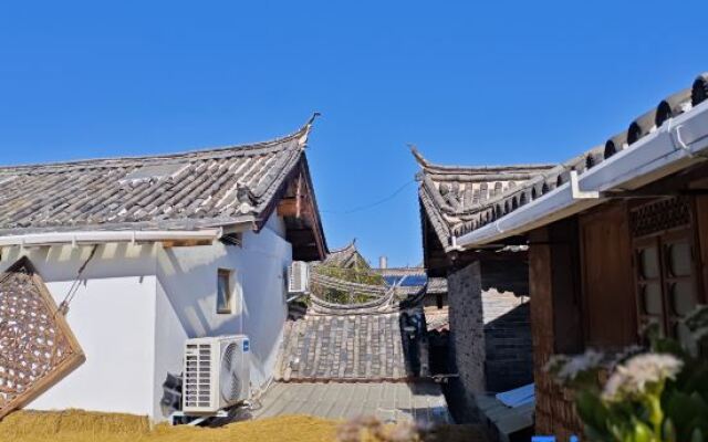 Lijiang Nianji 1913 Travel Theme Inn