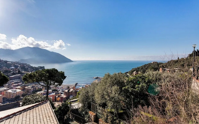 Seaview Apartment with Garden in Recco