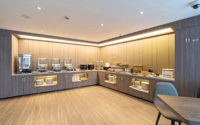 Hanting Hotel Shanghai Lingang Dishui Lake