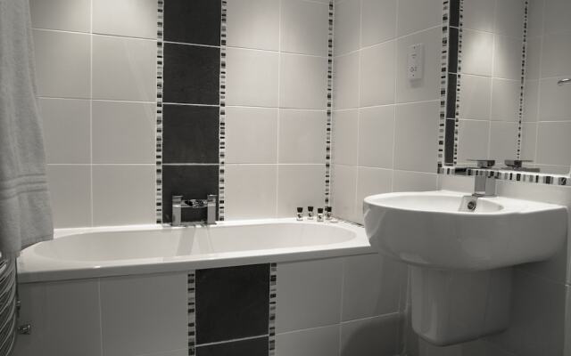 Clarence Court Hotel