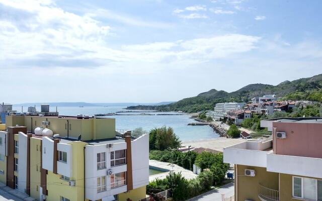 FM Luxury 1-BDR Apartment - White Lagoon in Apartcomplex Magnolia
