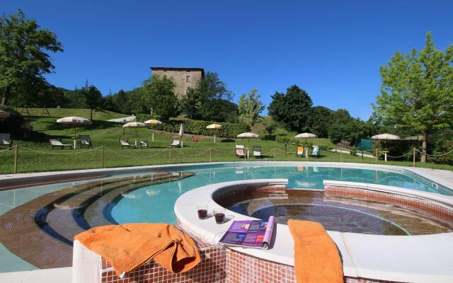 Villa ad Apecchio con Bosco