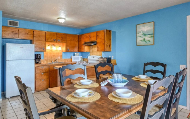 Another Endless Summer on B Street