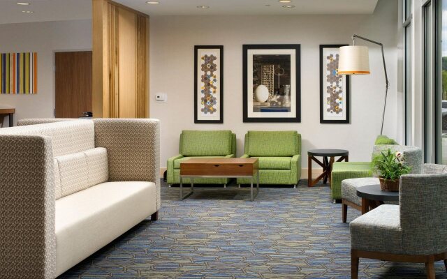 Holiday Inn Express And Suites Junction by IHG