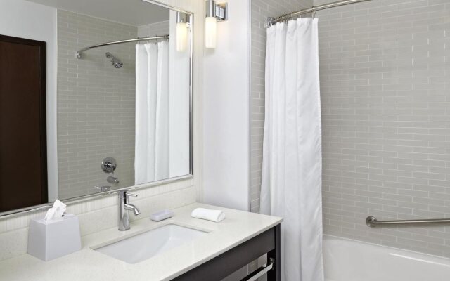 Four Points By Sheraton Edmonton Gateway