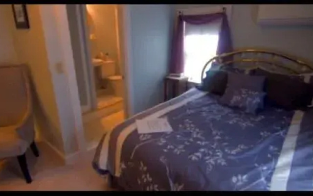 Tuckernuck Inn