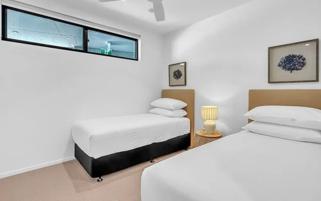 3-bed: Riverfront Alfresco Dining & Rooftop Pool