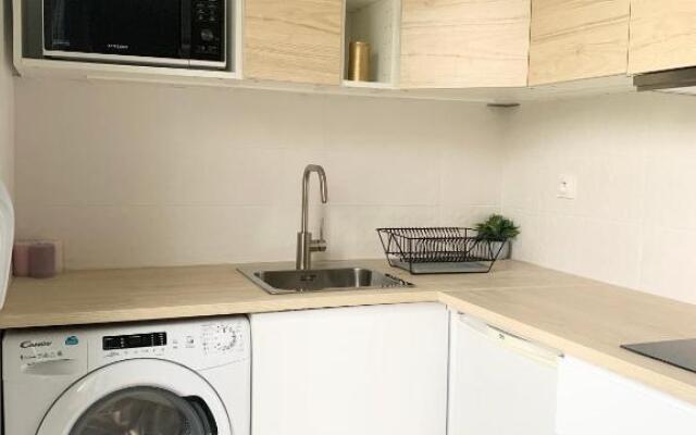 Chaleureux Studio 30m2 - Au pied de la Gare - PARKING