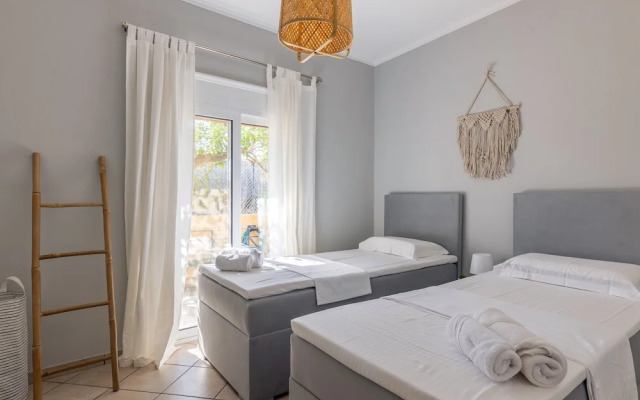 Luxury Garden Villa with Heated Pool