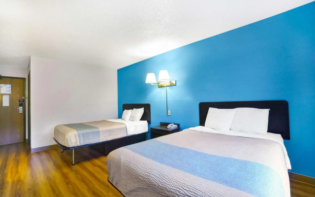 Motel 6 Montoursville, PA - Williamsport