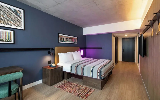 New Hotel Moxy Montreal Downtown