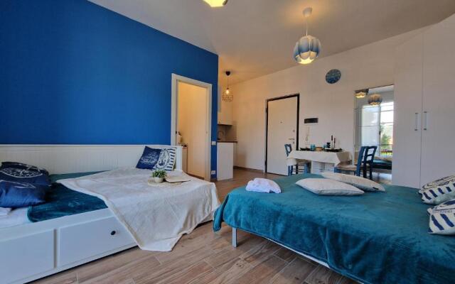 650 metri dal Mare - WiFi - Terrazzo - Piscina - A/C