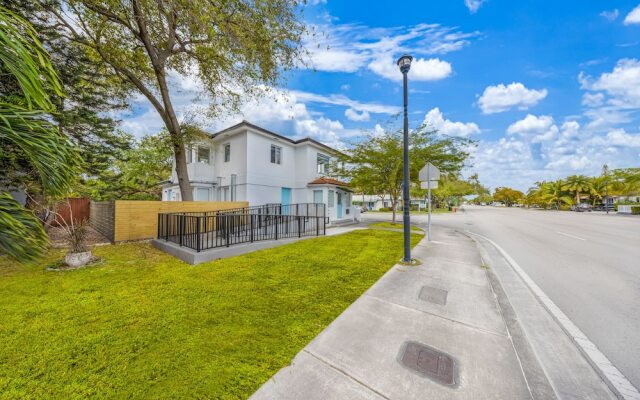 El Portal Miami 2 Bedroom Apartment