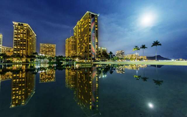 Hilton Hawaiian Village Waikiki Beach Resort