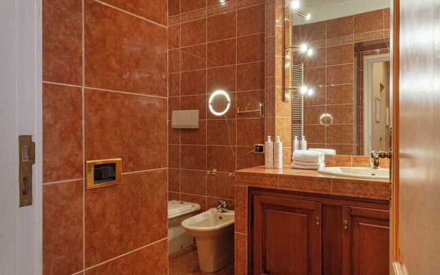 La finestra sul cortile di Via Roma