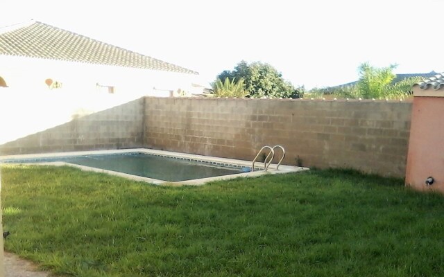 House With 2 Bedrooms in Chiclana de la Frontera, With Private Pool an