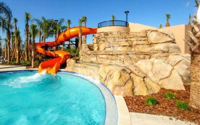 5 Bedrooms Vacation Homes by RedAwning