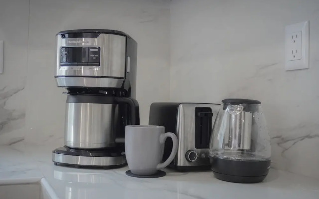 Modern Flat with 2 Bedrooms Near sea