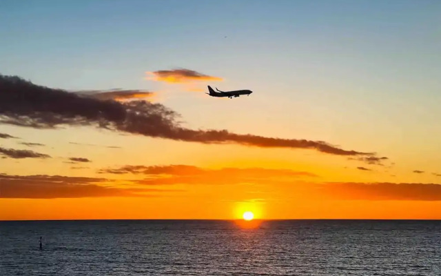 Unwind Esplanade Beach Escape No 5