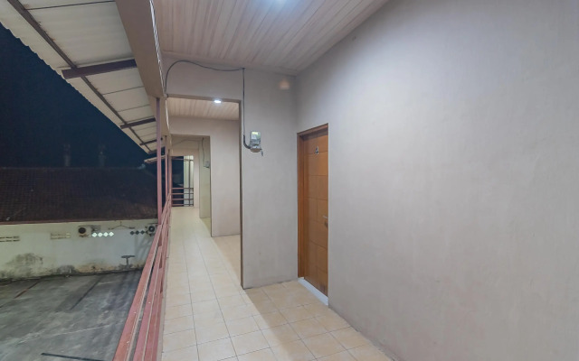 RedDoorz Plus @ Bukit Cinta Street