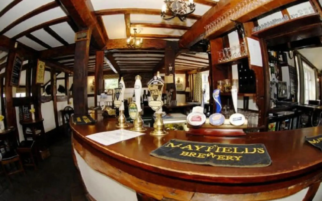 England's Gate and Coachhouse