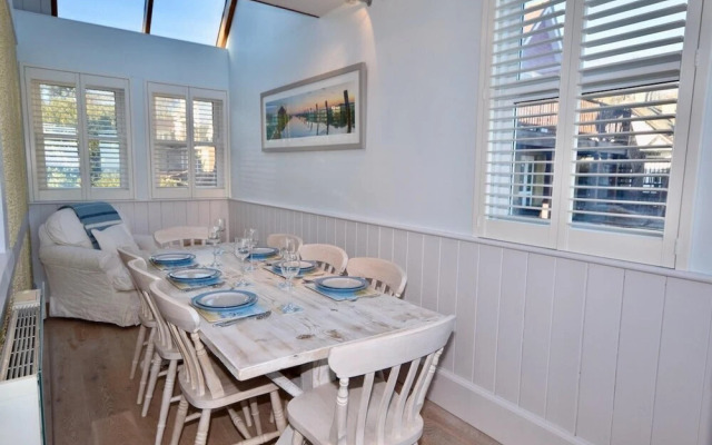 The Boathouse Seagrove Bay