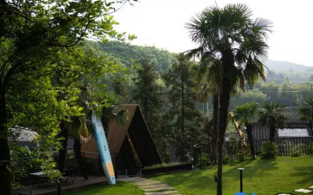 Shanyelai Xi · COMENOOK · Mountain Top Garden · Tidal Waterfall Private Hot Spring Manor – Outside – Huzhou