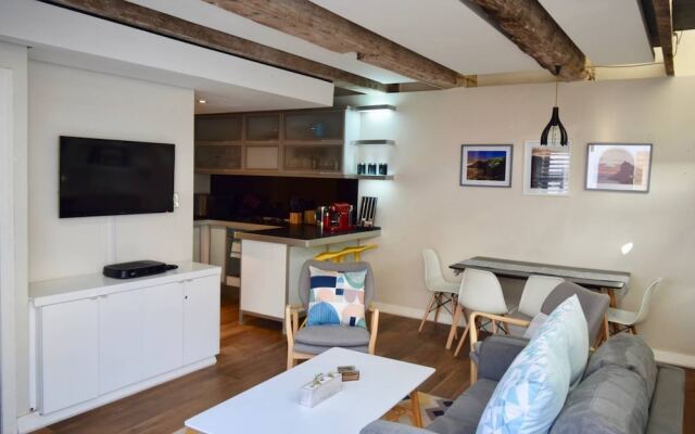 Modern 2 Bedroom Townhouse in Green Point