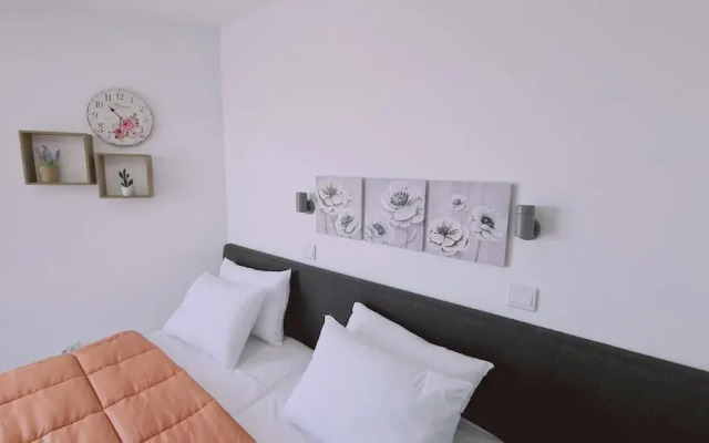 100 AN - Napa Living 36