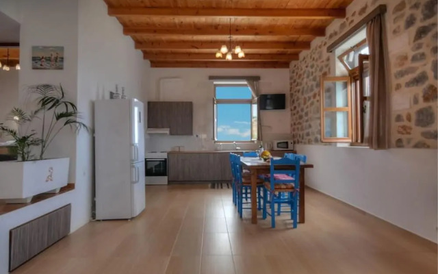 Stone Villa II in Petres