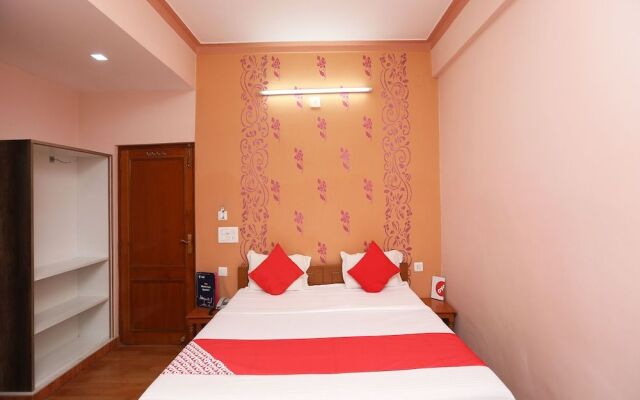 Oyo 18287 Akshya Hotel